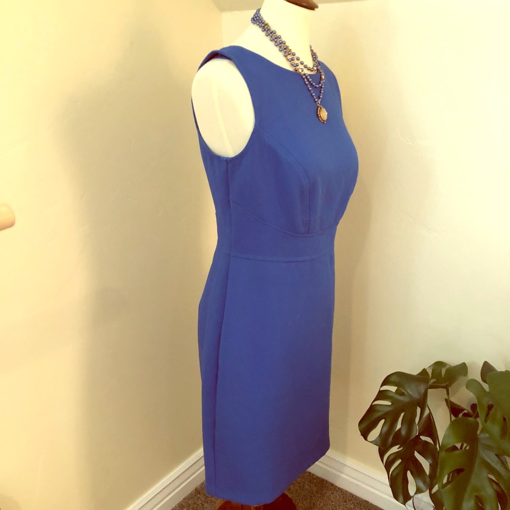 Stunning Blue Ann Taylor fitted sleeveless midi